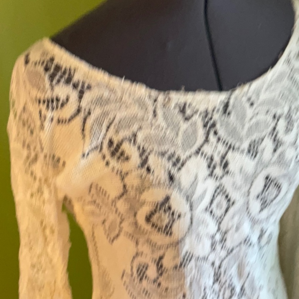 Vintage lace tablecloth maxi dress with angel sleeves - Picture 5 of 6